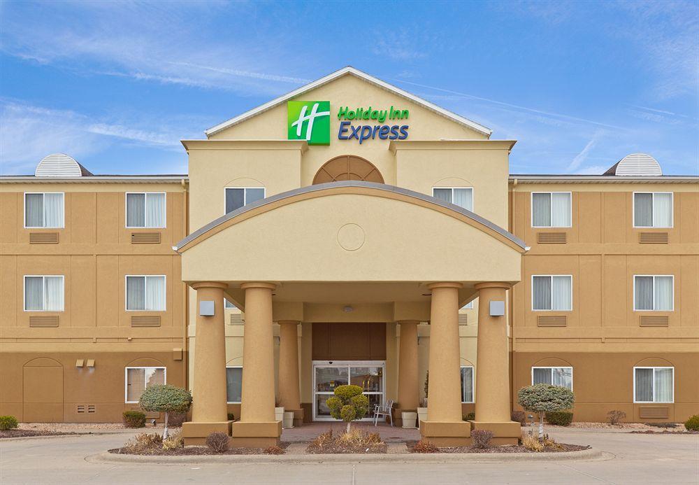 Holiday Inn Express Hotel & Suites Burlington By Ihg Ngoại thất bức ảnh