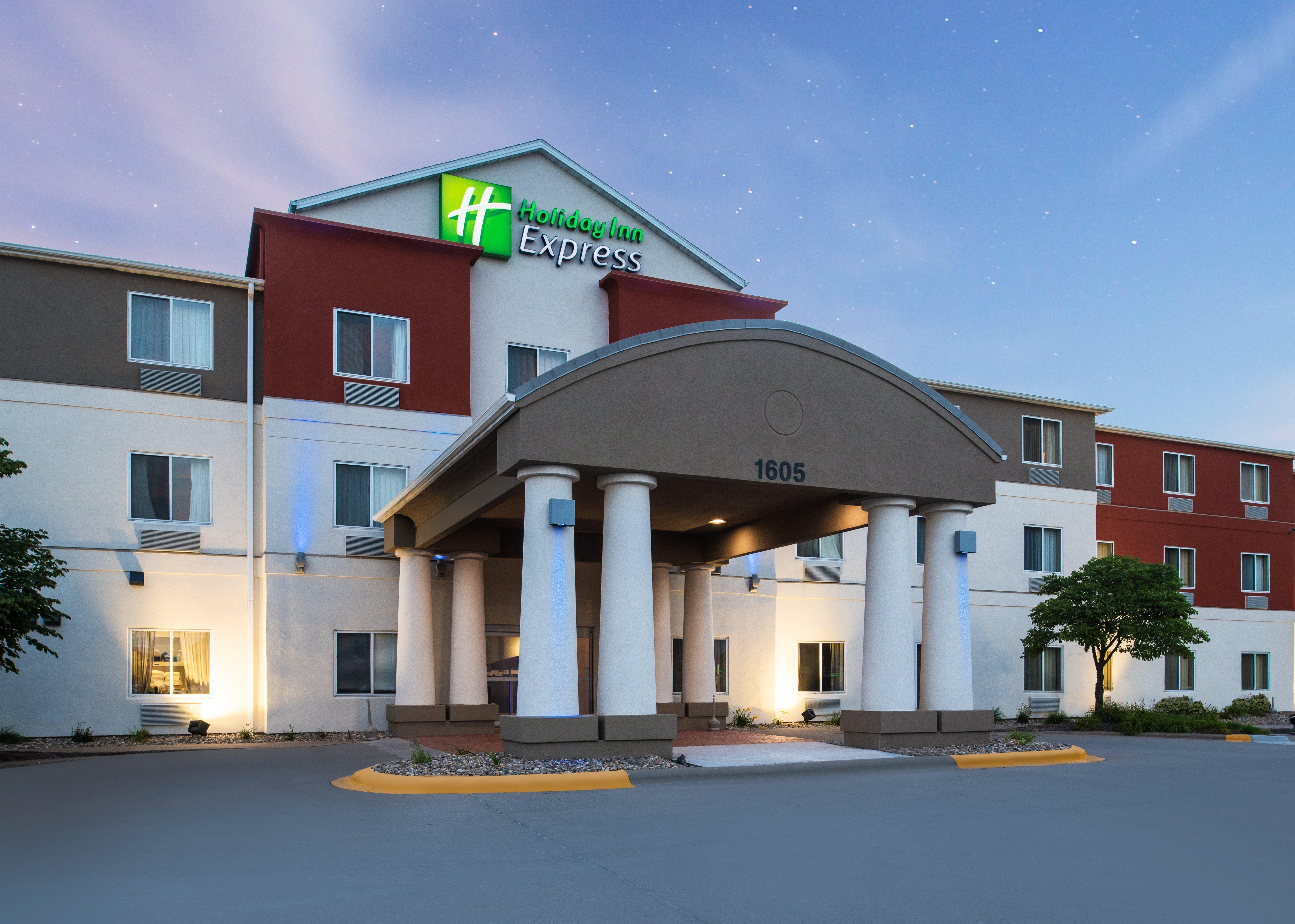 Holiday Inn Express Hotel & Suites Burlington By Ihg Ngoại thất bức ảnh