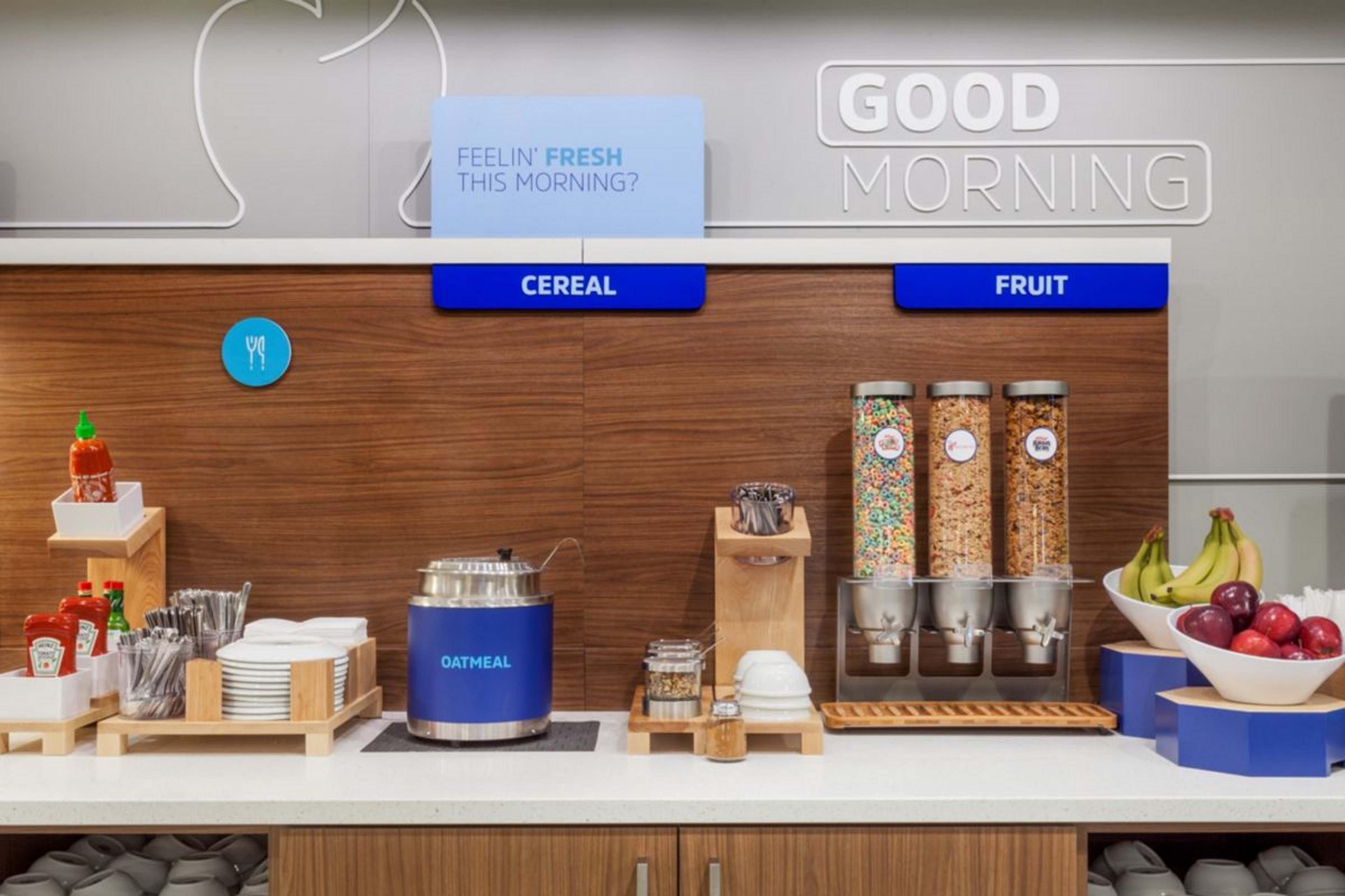 Holiday Inn Express Hotel & Suites Burlington By Ihg Ngoại thất bức ảnh