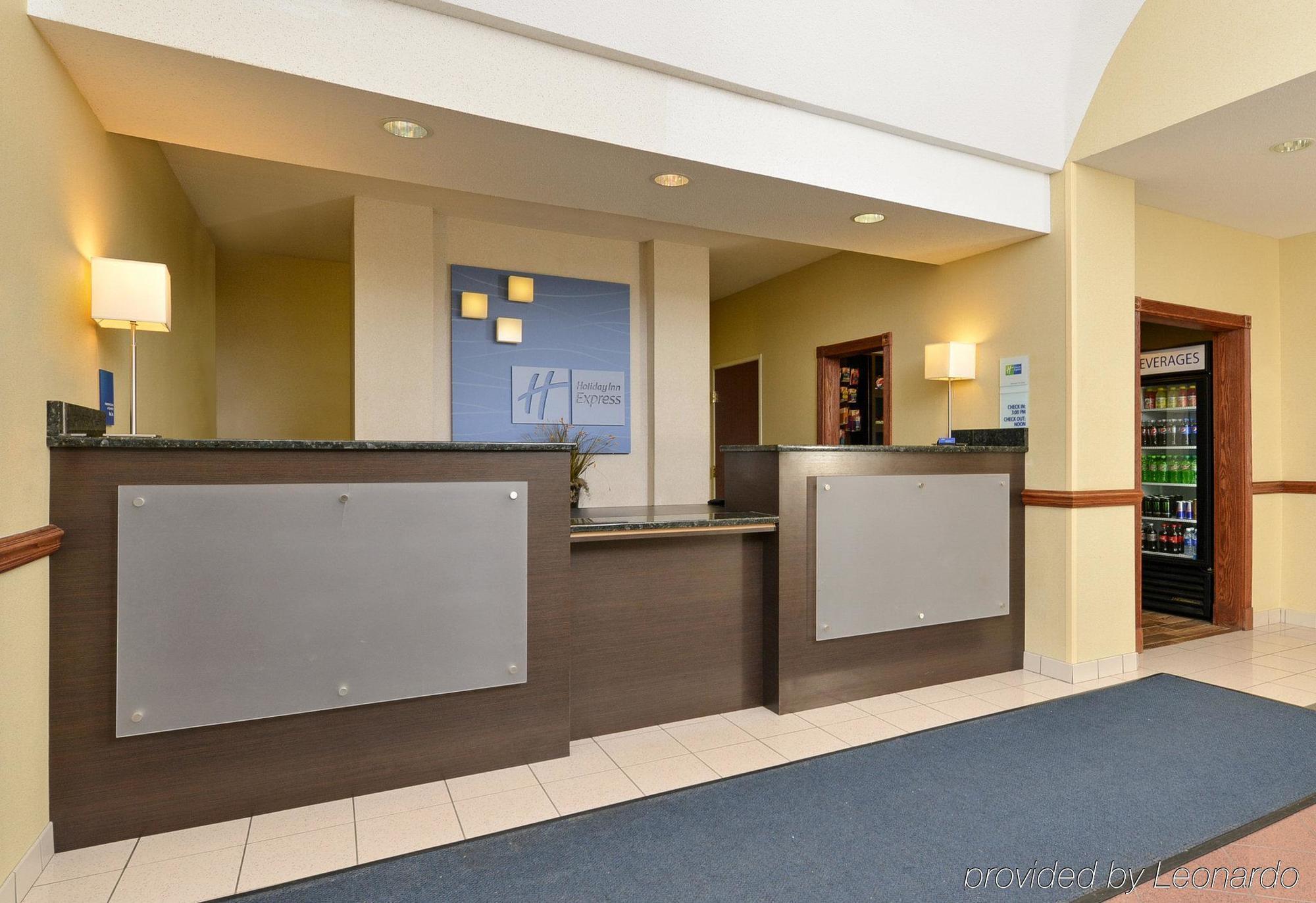 Holiday Inn Express Hotel & Suites Burlington By Ihg Ngoại thất bức ảnh