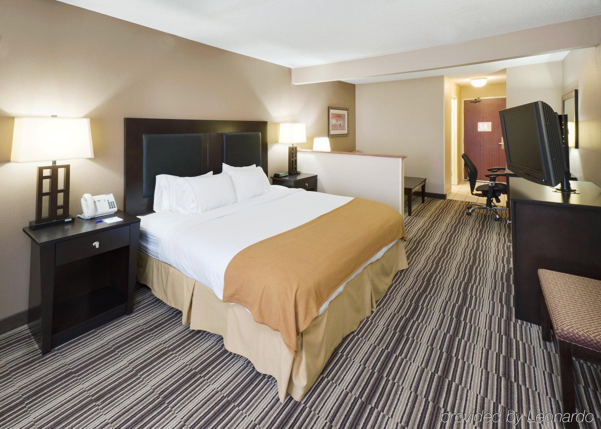 Holiday Inn Express Hotel & Suites Burlington By Ihg Phòng bức ảnh